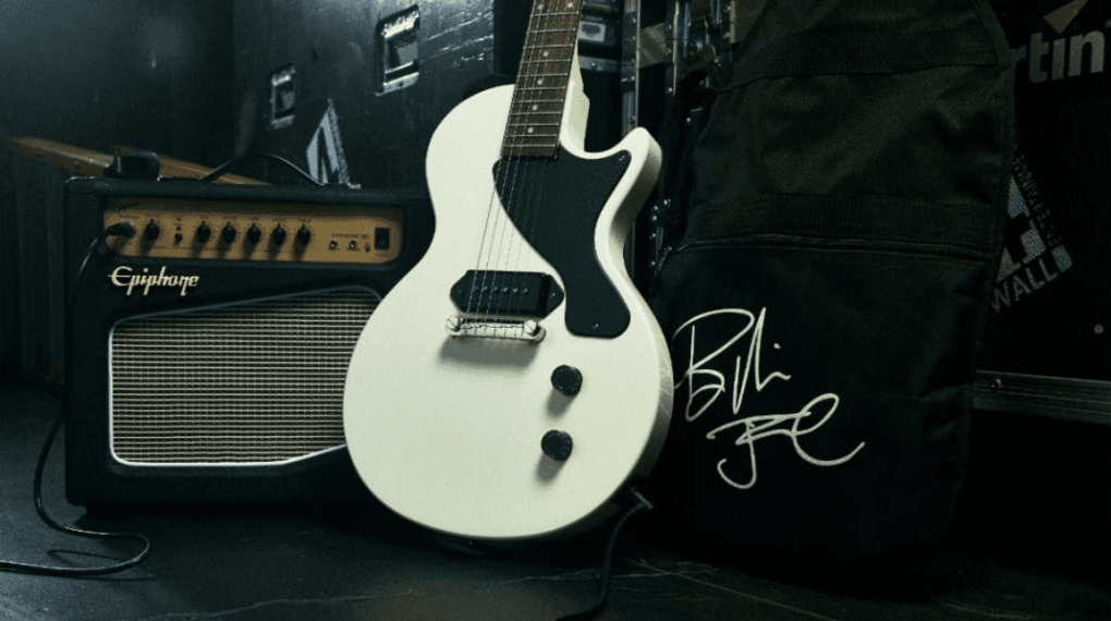 Epiphone is proud to present the new Billie Joe Armstrong Les Paul Junior.
